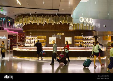 hamad international airport gold shops.